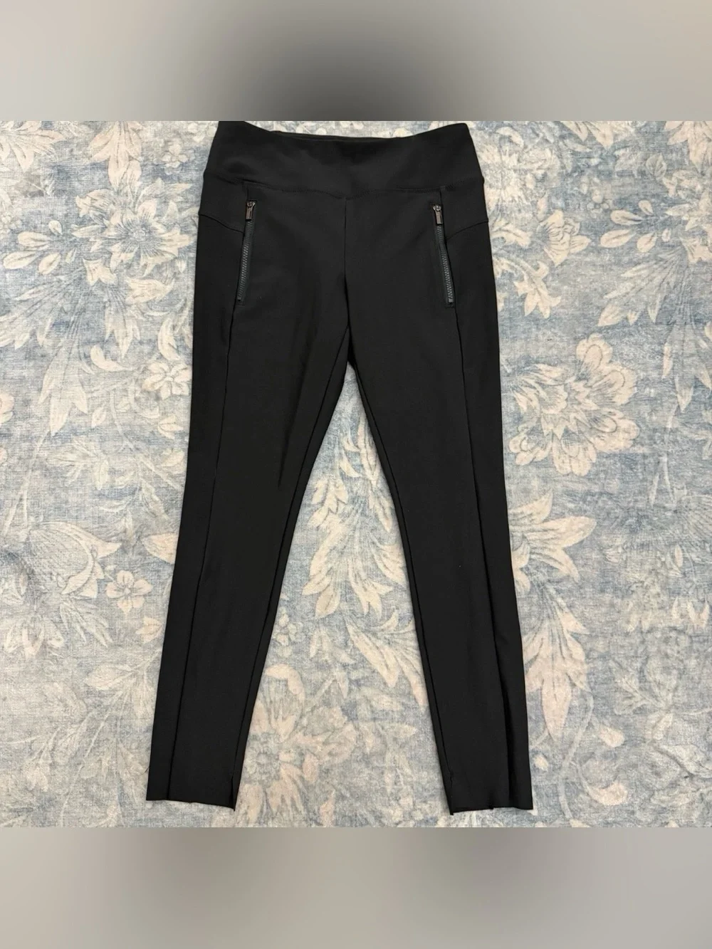 ATHLETA Stellar Tight High Rise Womens medium 870815 Raw Hem Black